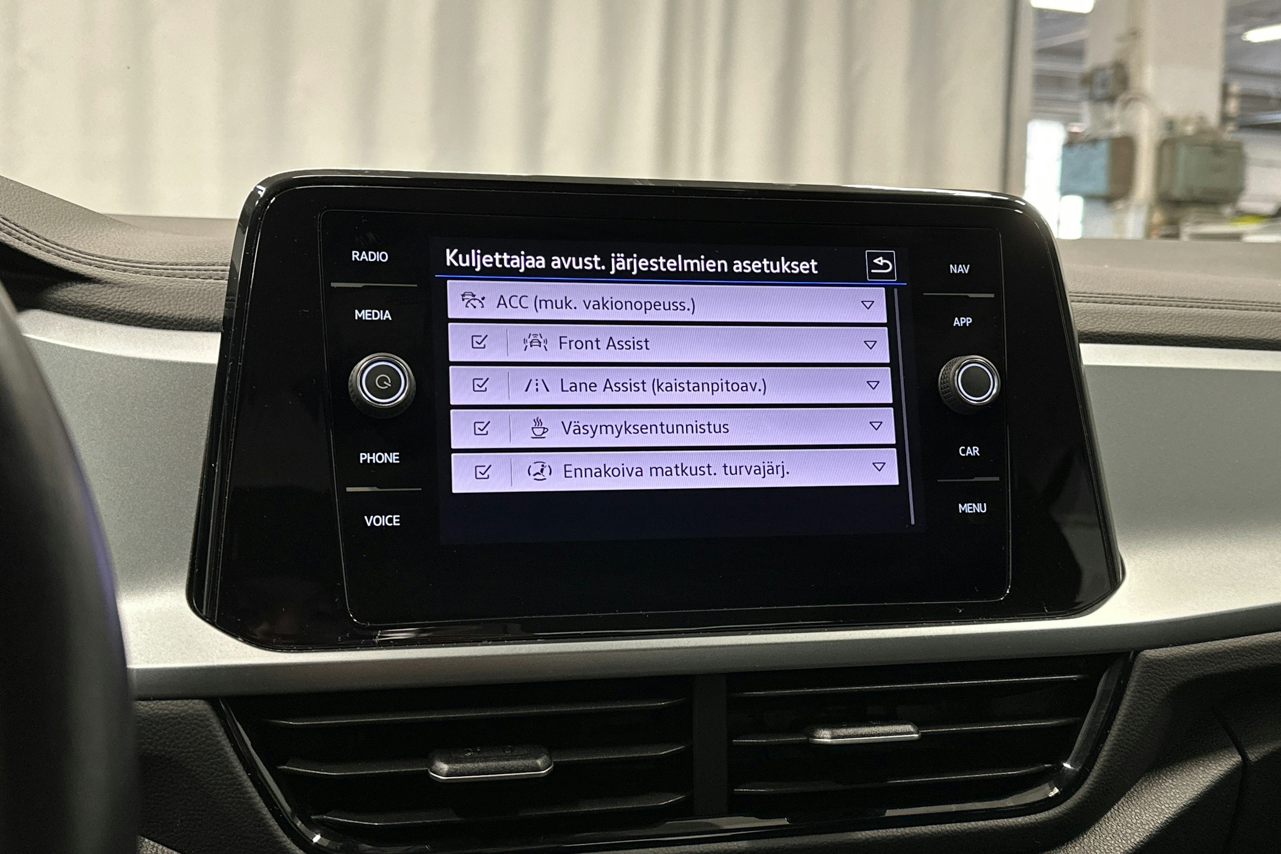 harmaa Volkswagen T-Roc 2022 kuva 22.