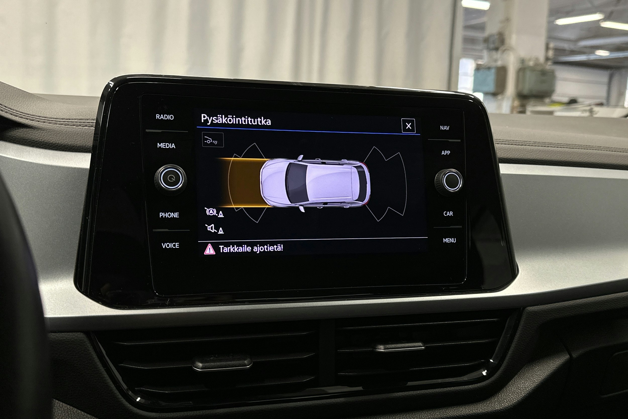 harmaa Volkswagen T-Roc 2022 kuva 24.