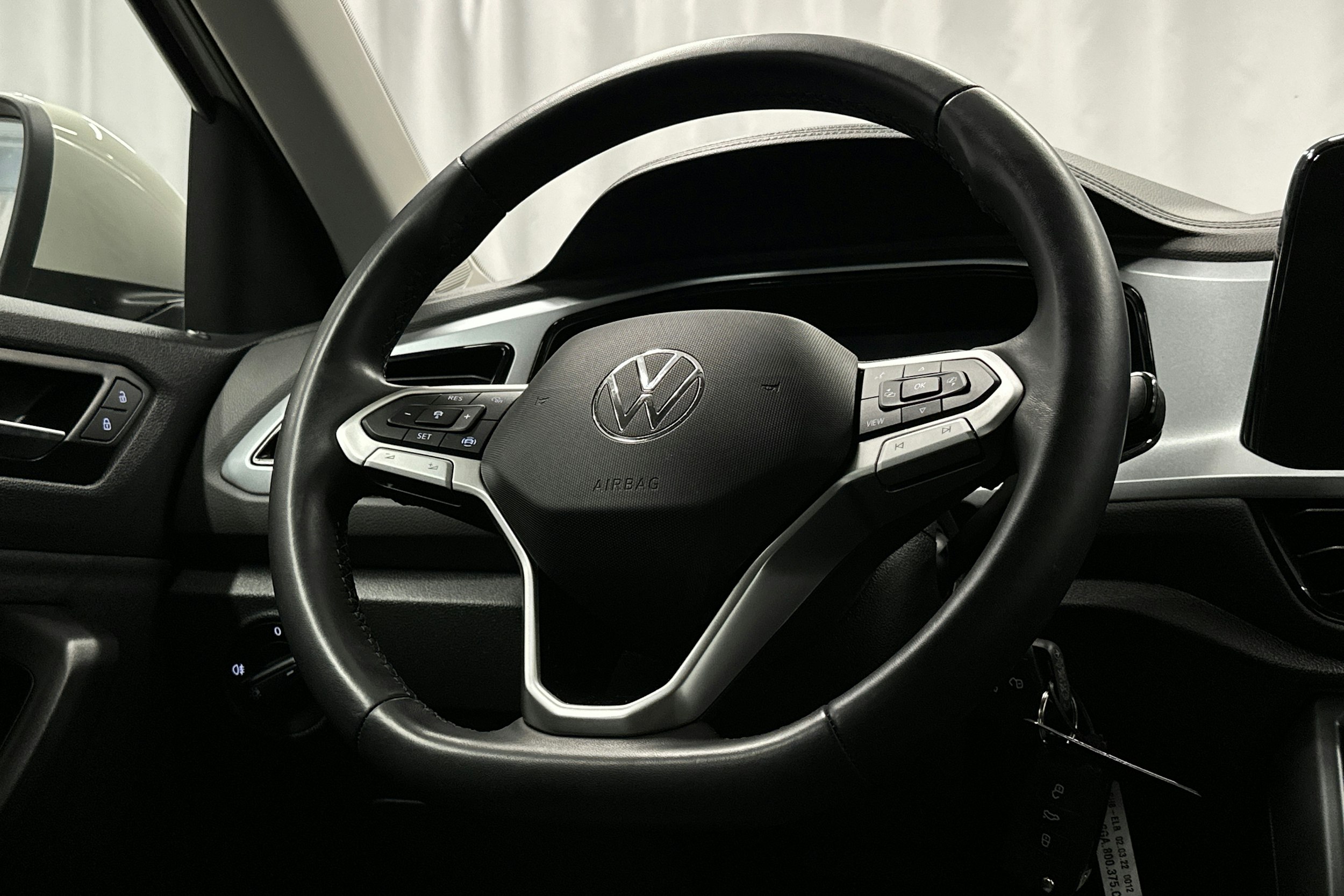 harmaa Volkswagen T-Roc 2022 kuva 13.