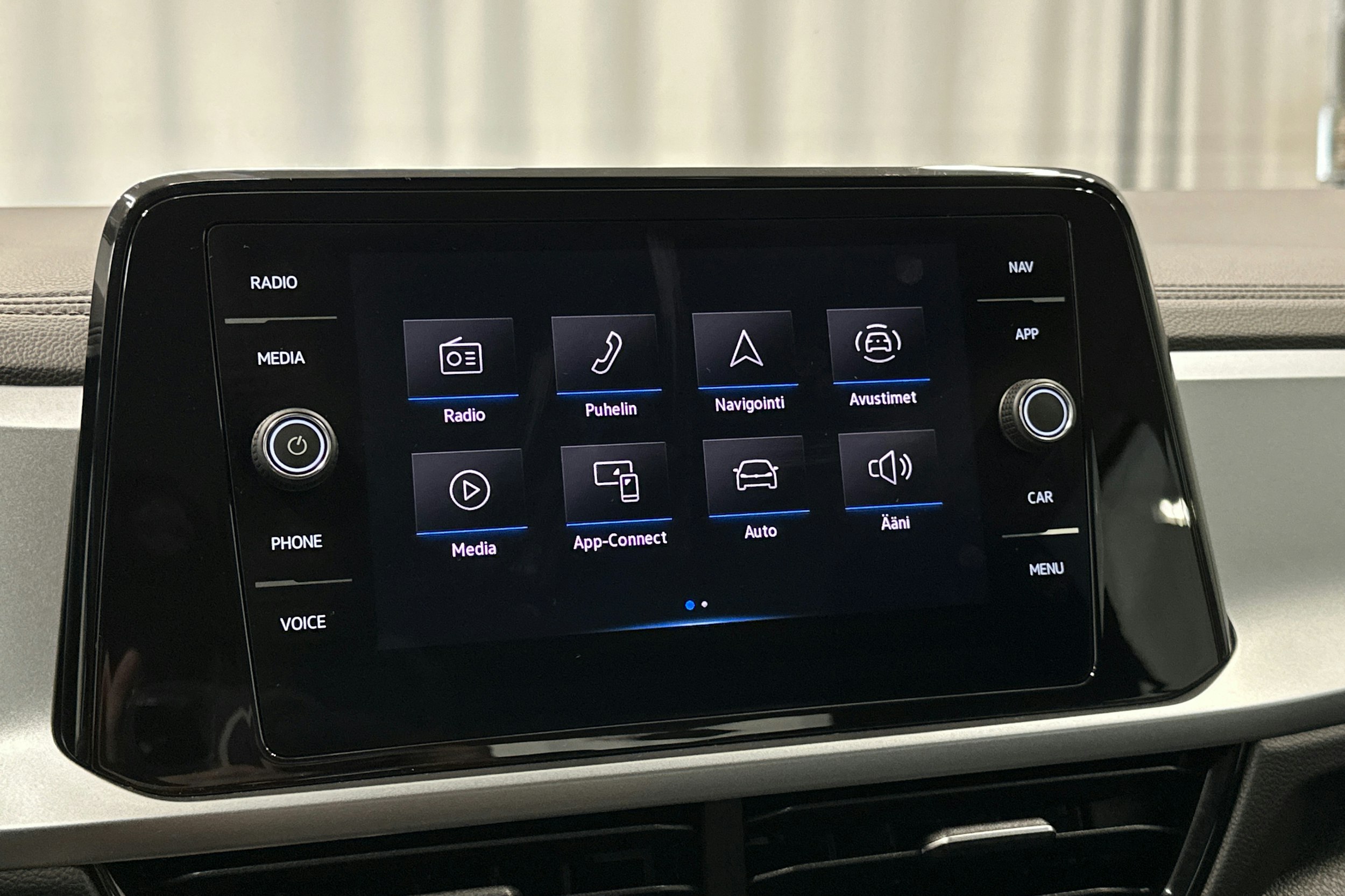 harmaa Volkswagen T-Roc 2022 kuva 17.