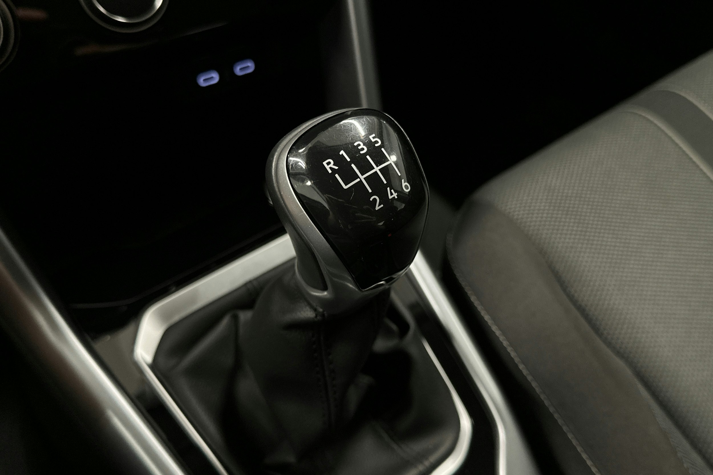 harmaa Volkswagen T-Roc 2022 kuva 22.