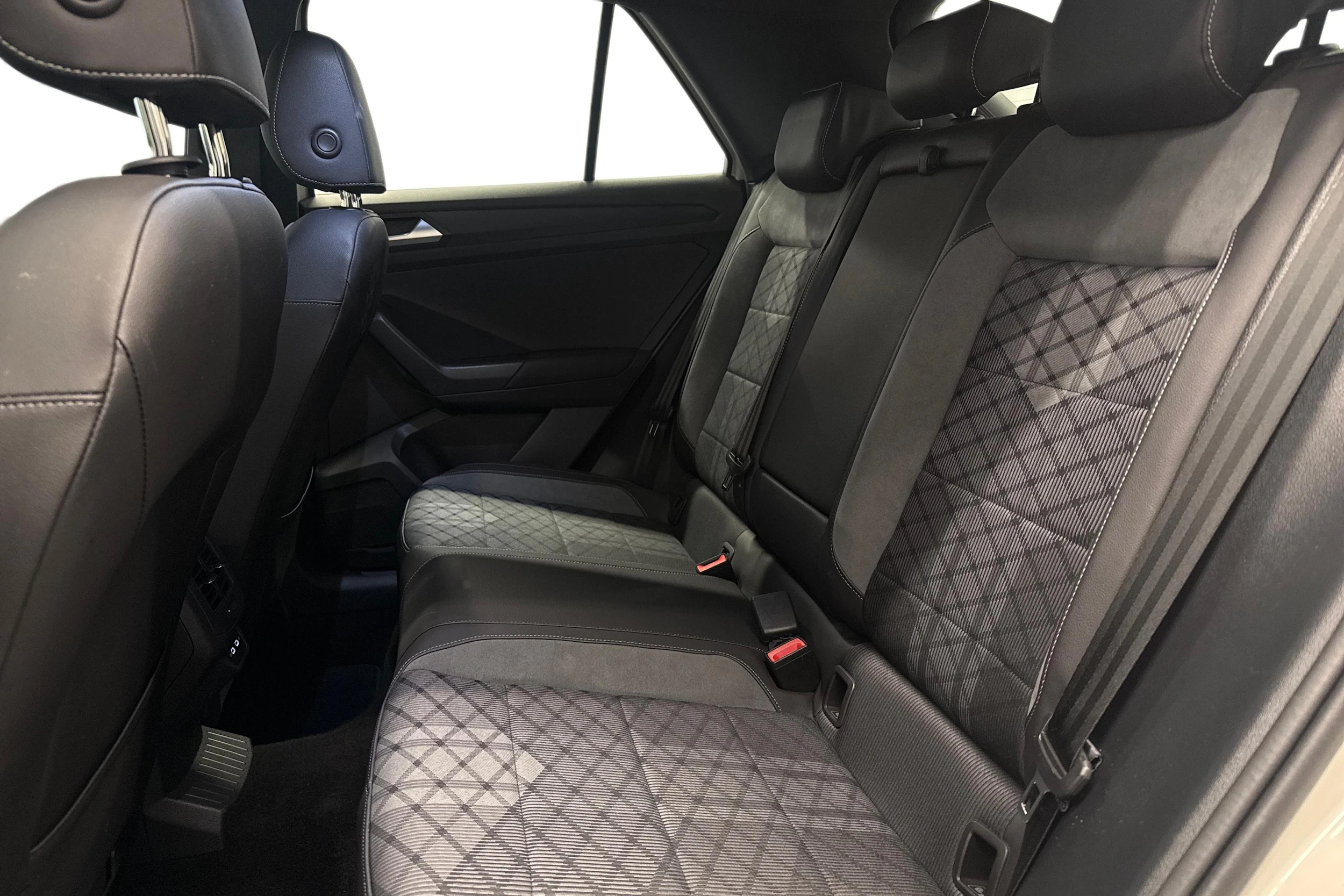 harmaa Volkswagen T-Roc 2022 kuva 8.
