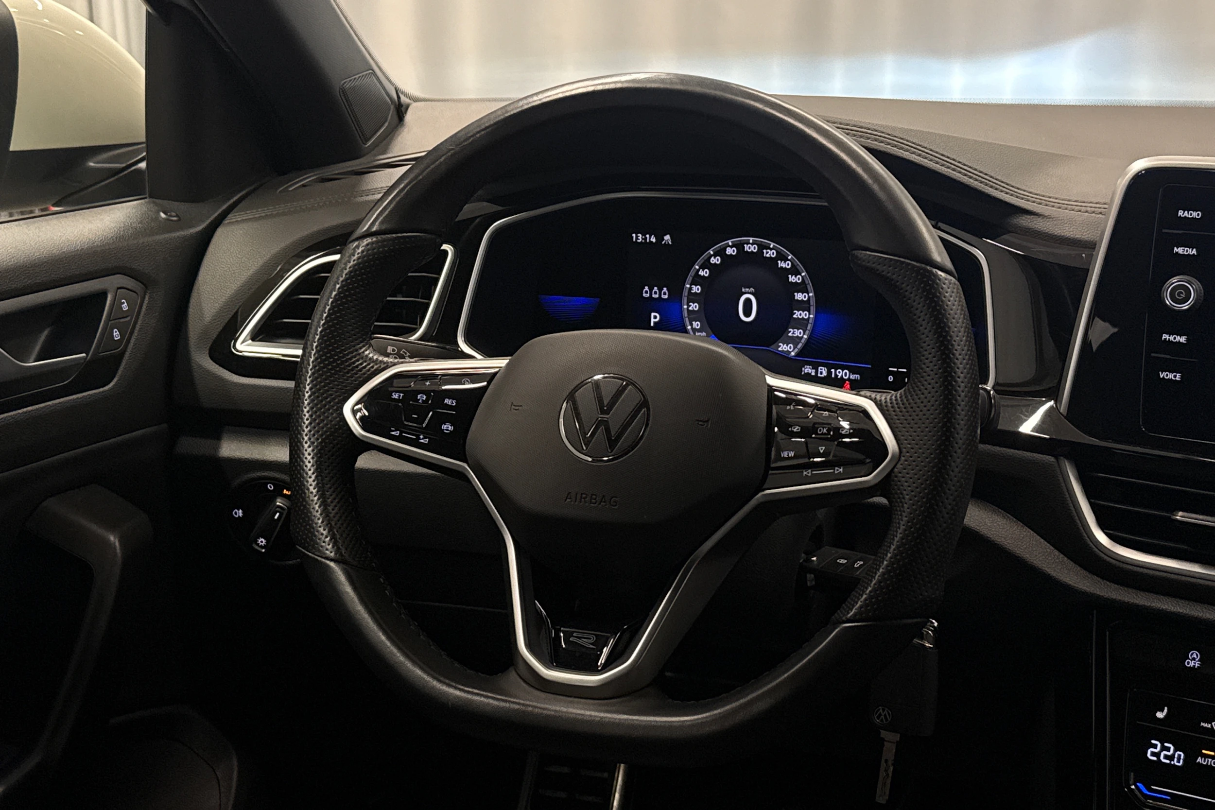harmaa Volkswagen T-Roc 2022 kuva 11.