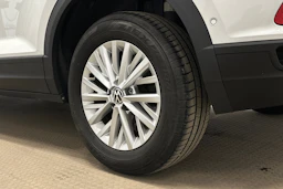 valkoinen Volkswagen T-Roc 2022 kuva 10.