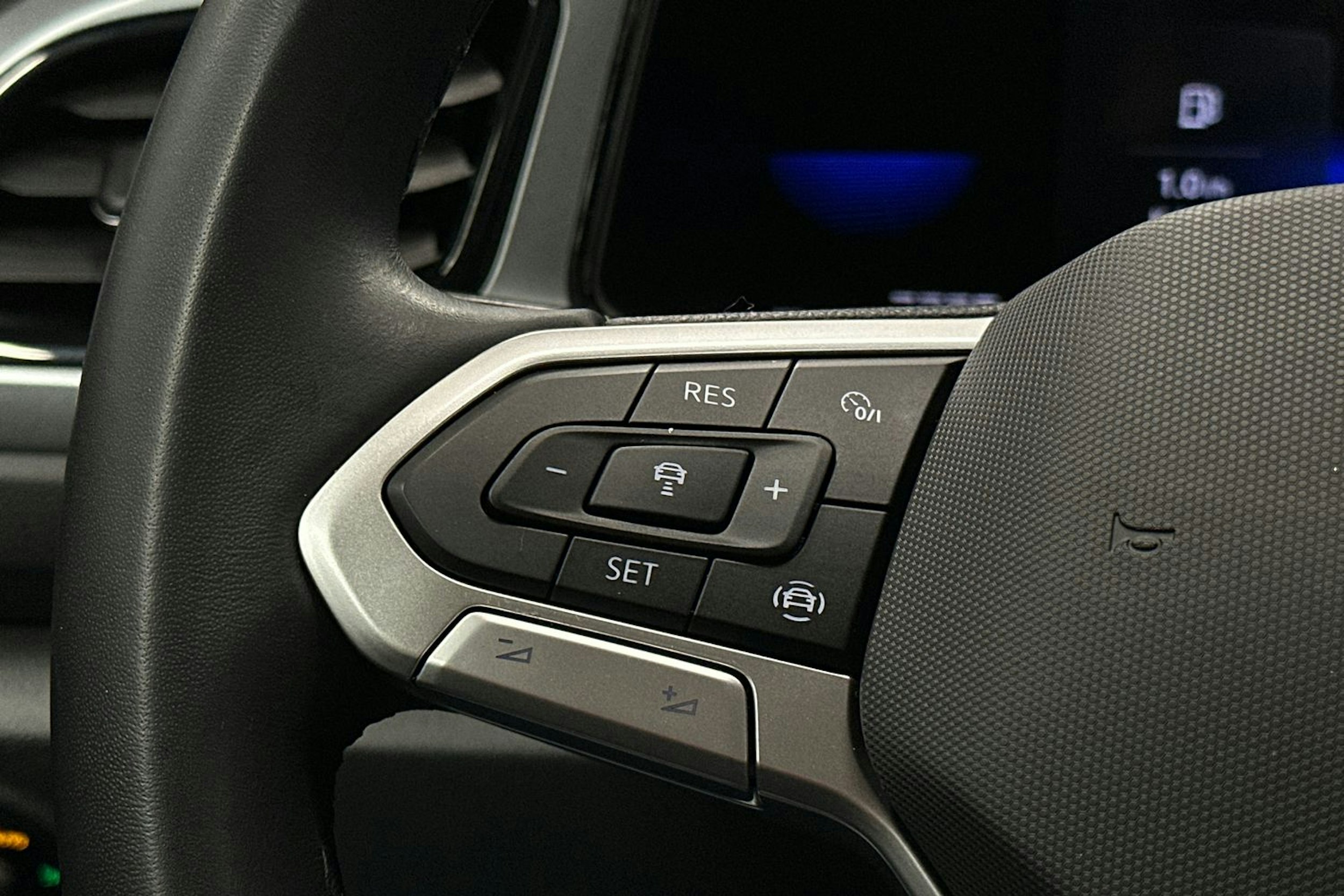 valkoinen Volkswagen T-Roc 2022 kuva 16.