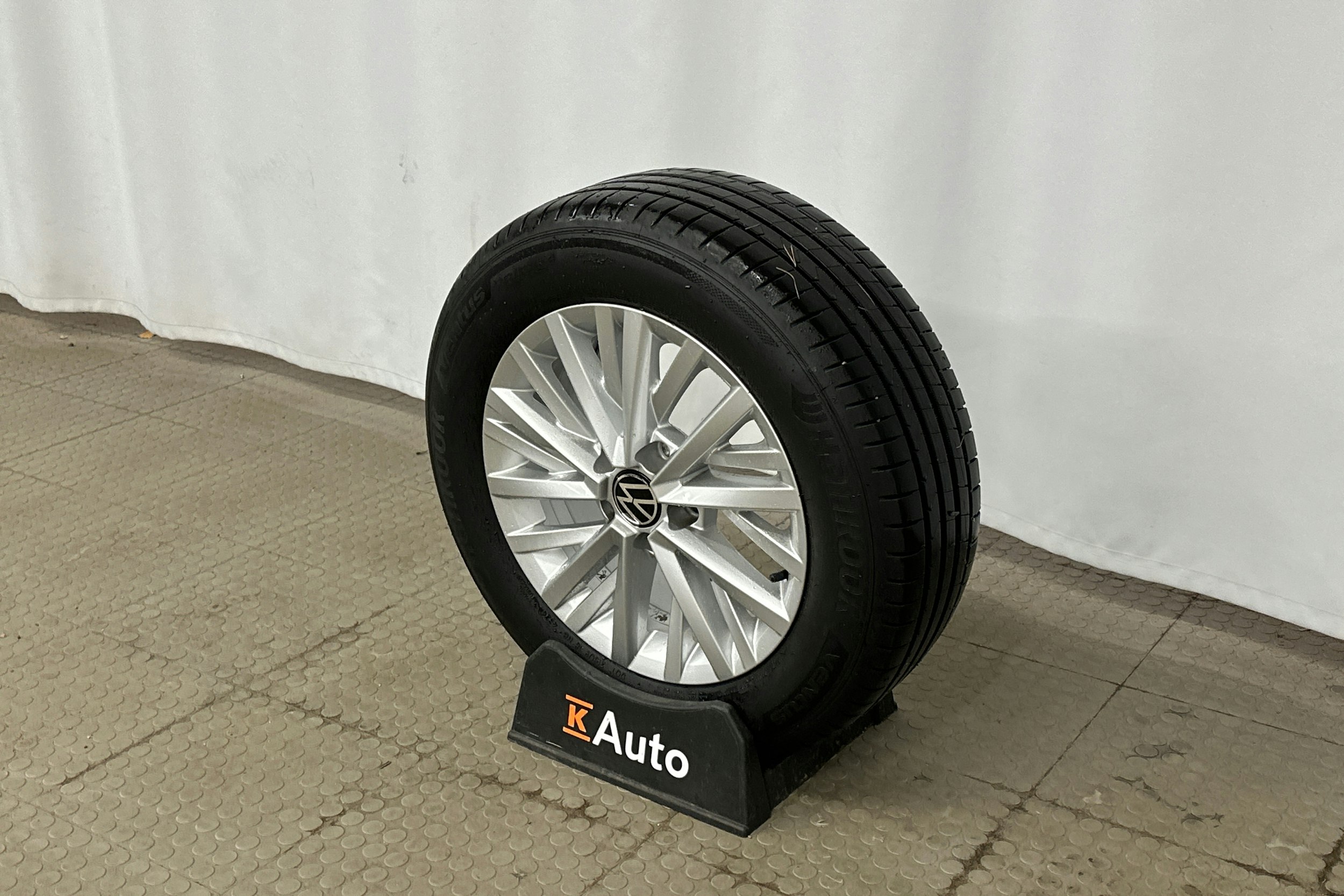 harmaa Volkswagen T-Roc 2022 kuva 13.