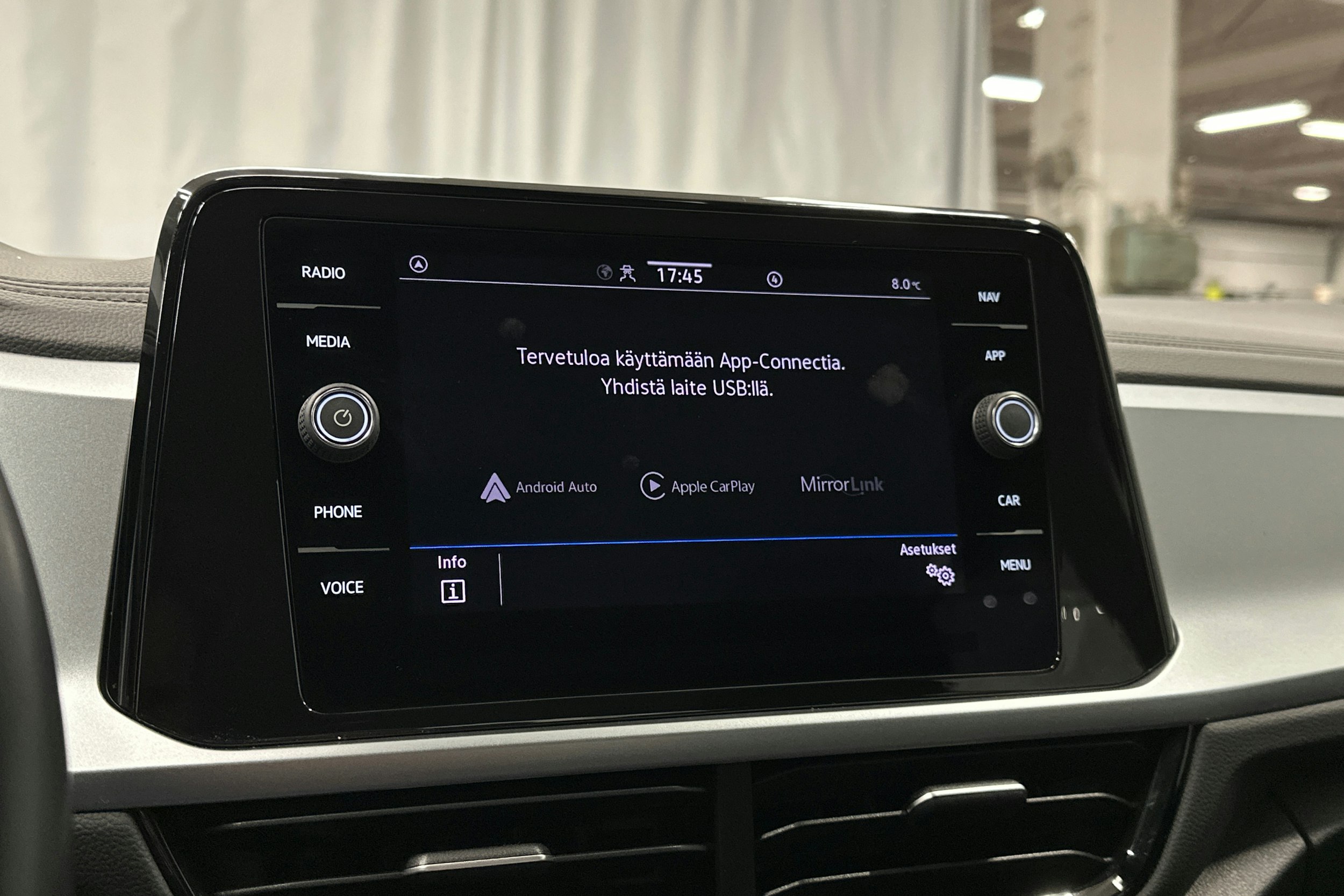 harmaa Volkswagen T-Roc 2022 kuva 23.