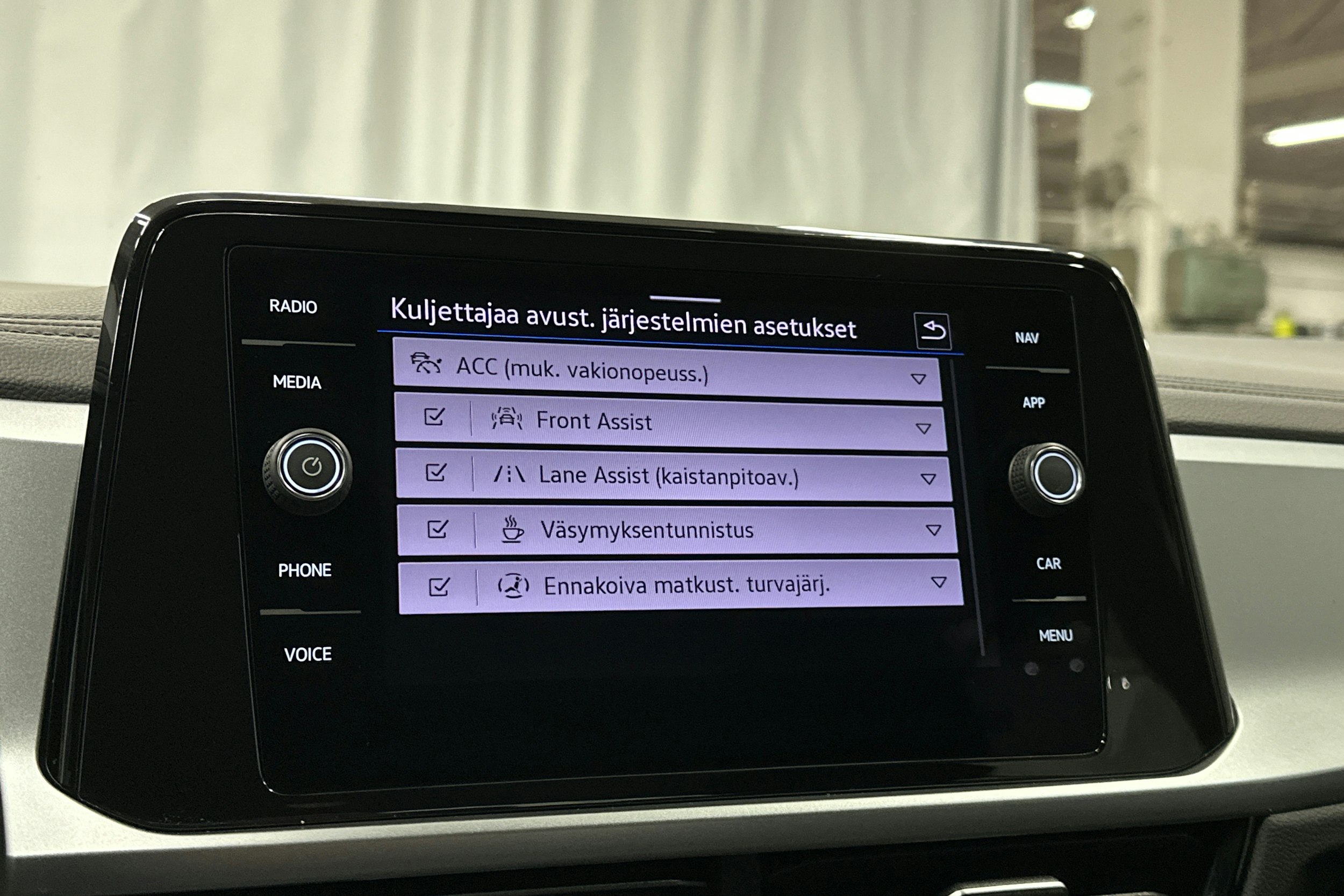 harmaa Volkswagen T-Roc 2022 kuva 24.