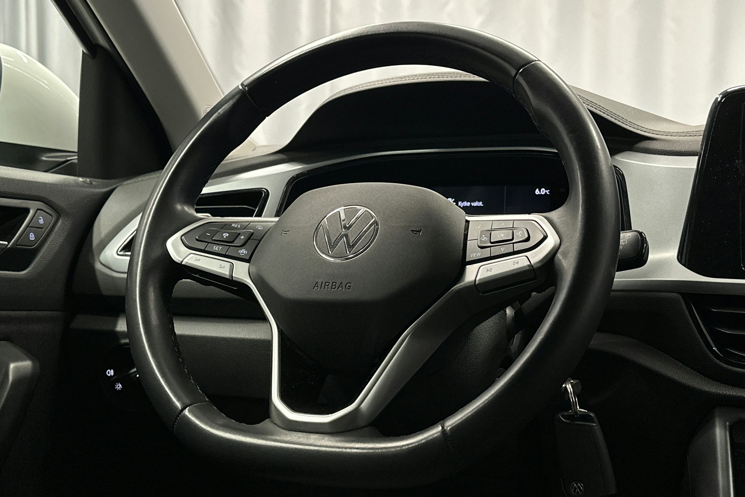 valkoinen Volkswagen T-Roc 2022 kuva 16.