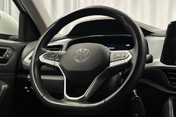 valkoinen Volkswagen T-Roc 2022 kuva 16.