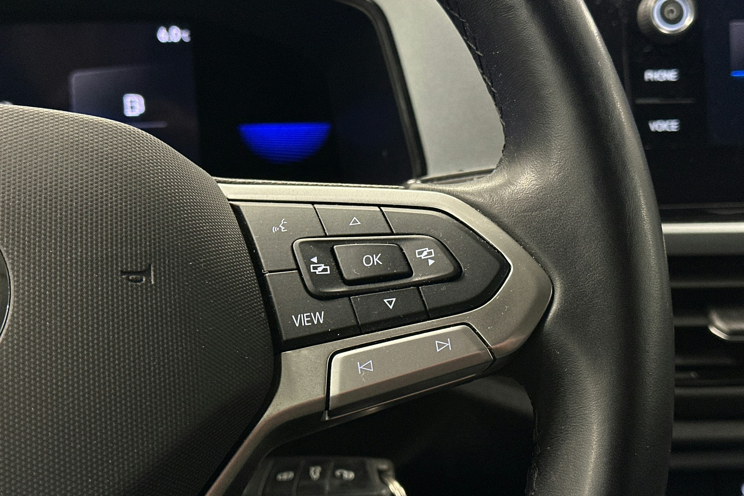 valkoinen Volkswagen T-Roc 2022 kuva 18.