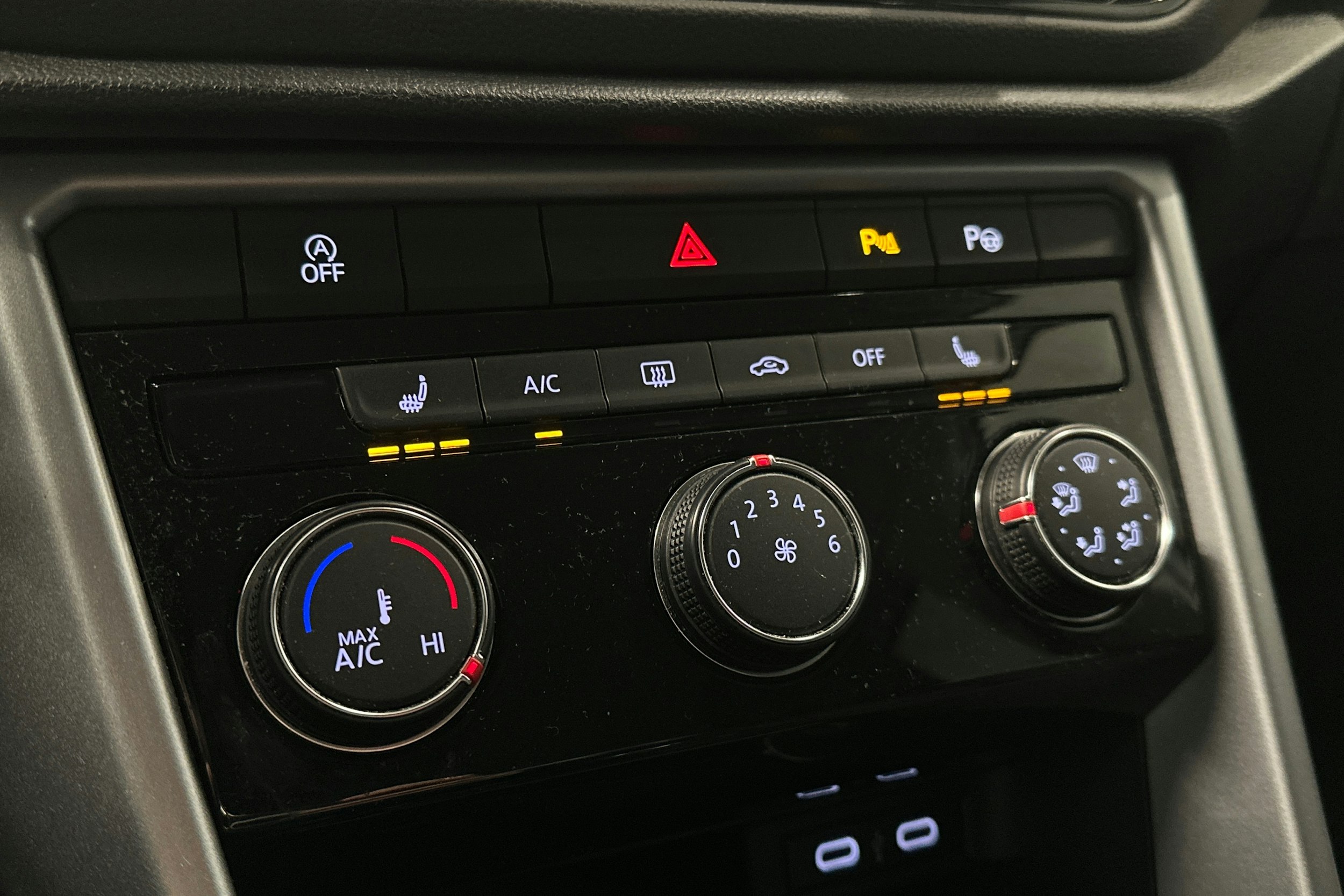 valkoinen Volkswagen T-Roc 2022 kuva 23.