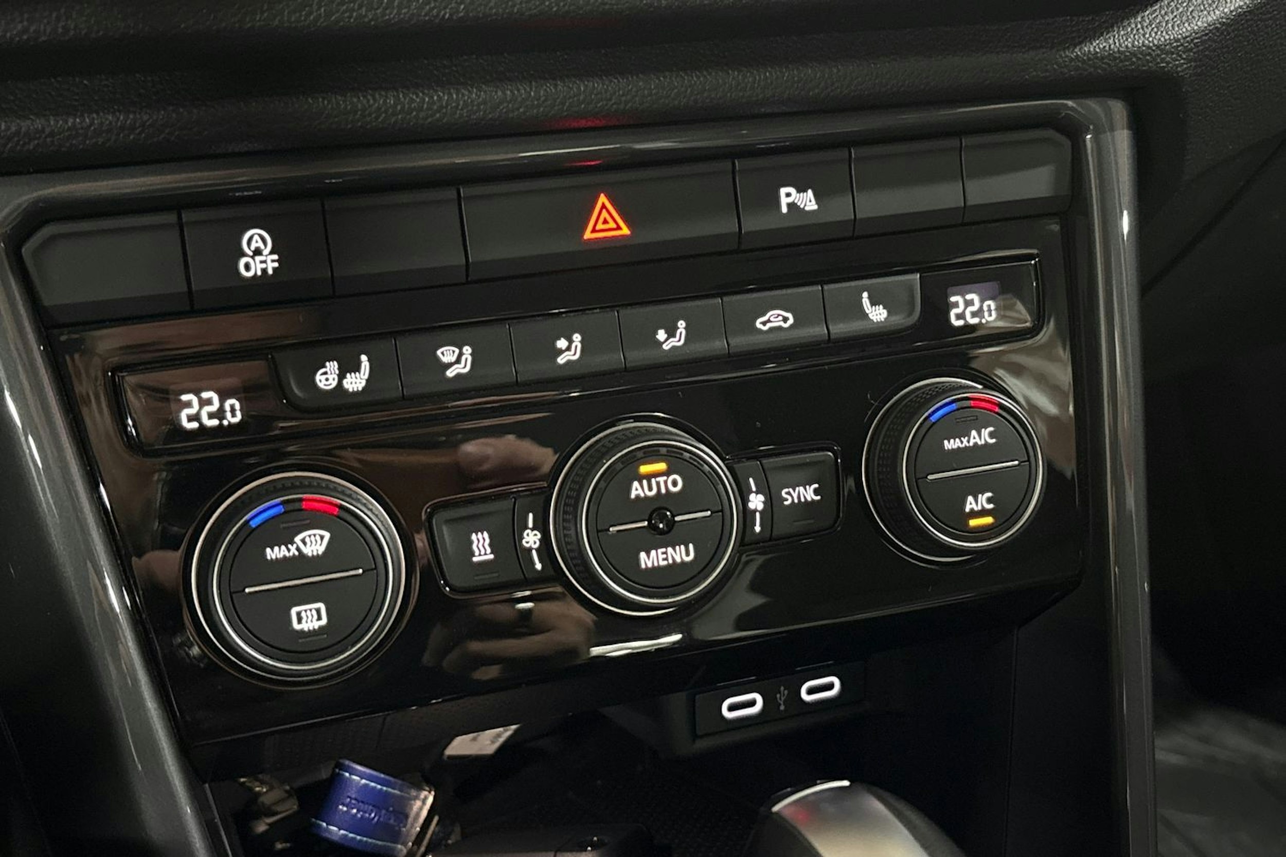 Musta Volkswagen T-Roc 2022 kuva 19.