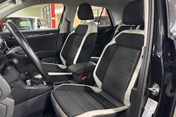 Musta Volkswagen T-Roc 2022 kuva 26.