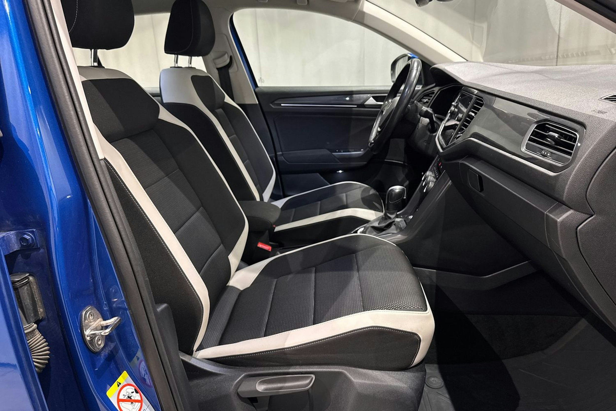 met. sininen Volkswagen T-Roc 2022 kuva 14.