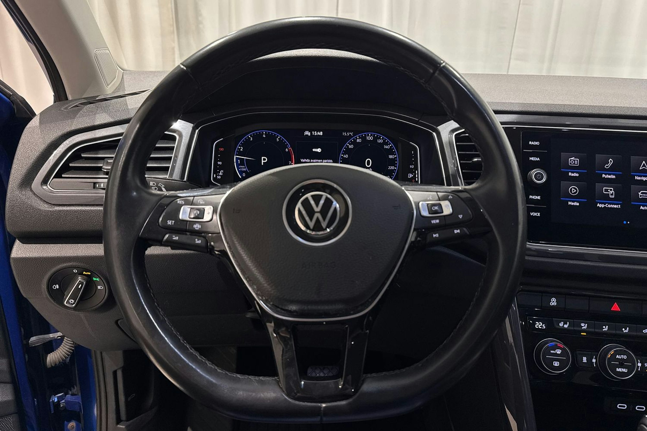 met. sininen Volkswagen T-Roc 2022 kuva 16.
