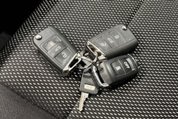 met. sininen Volkswagen T-Roc 2022 kuva 26.