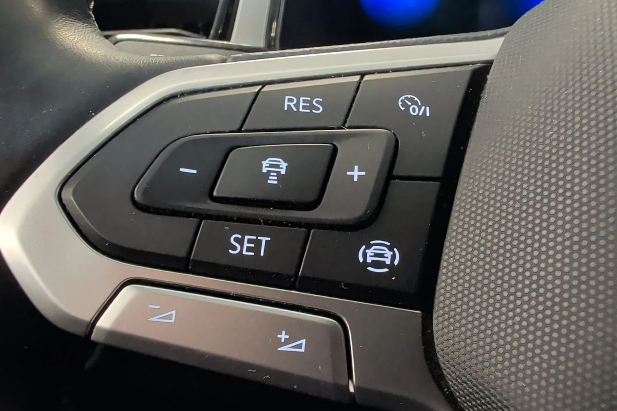 harmaa Volkswagen T-Roc 2022 kuva 19.