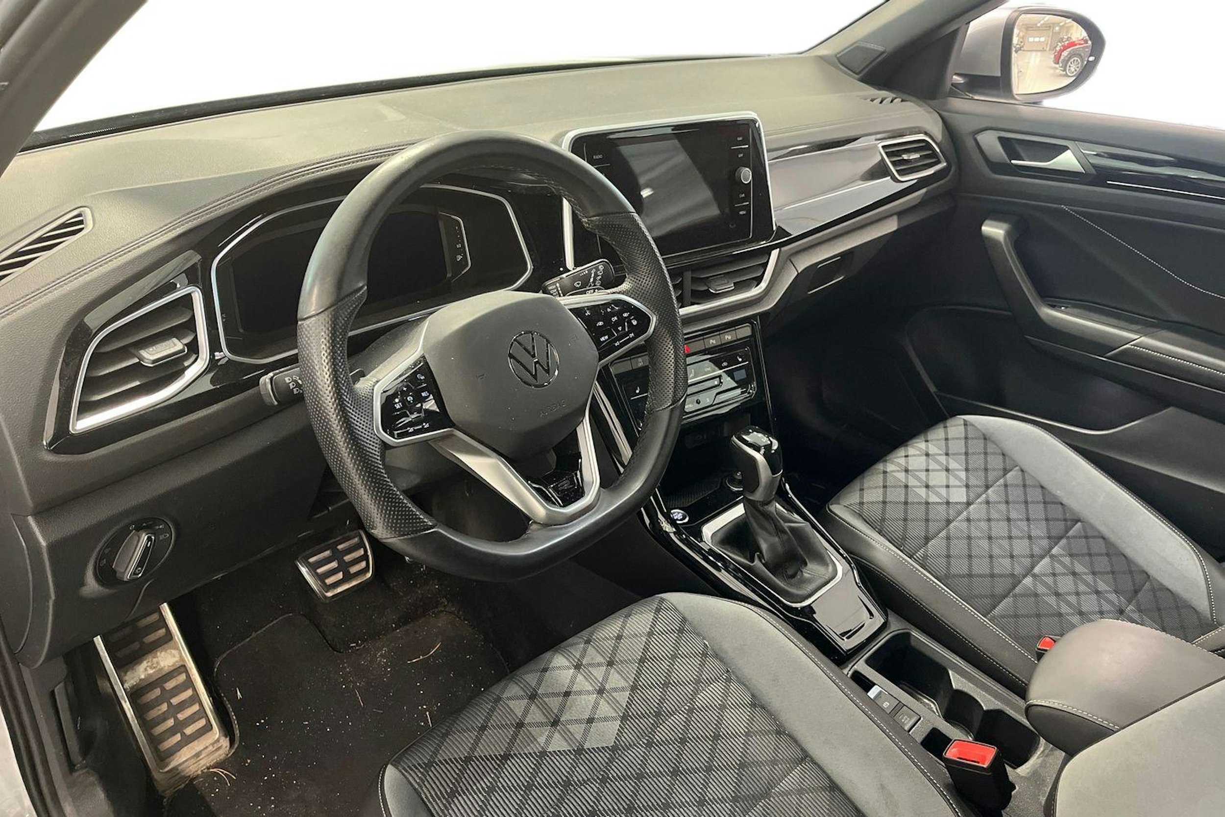 Harmaa Volkswagen T-Roc 2022 kuva 3.