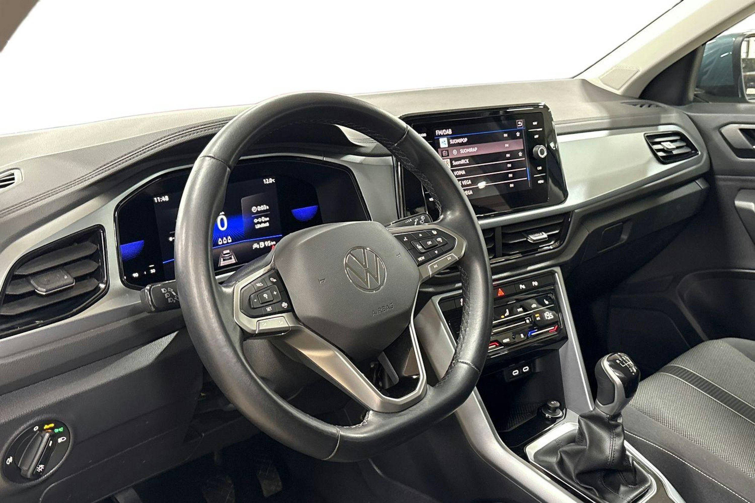 Sininen Volkswagen T-Roc 2022 kuva 7.