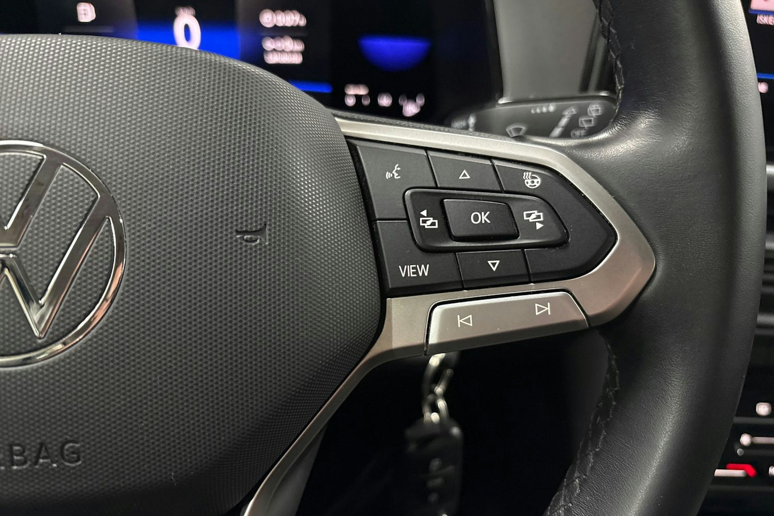 Sininen Volkswagen T-Roc 2022 kuva 17.