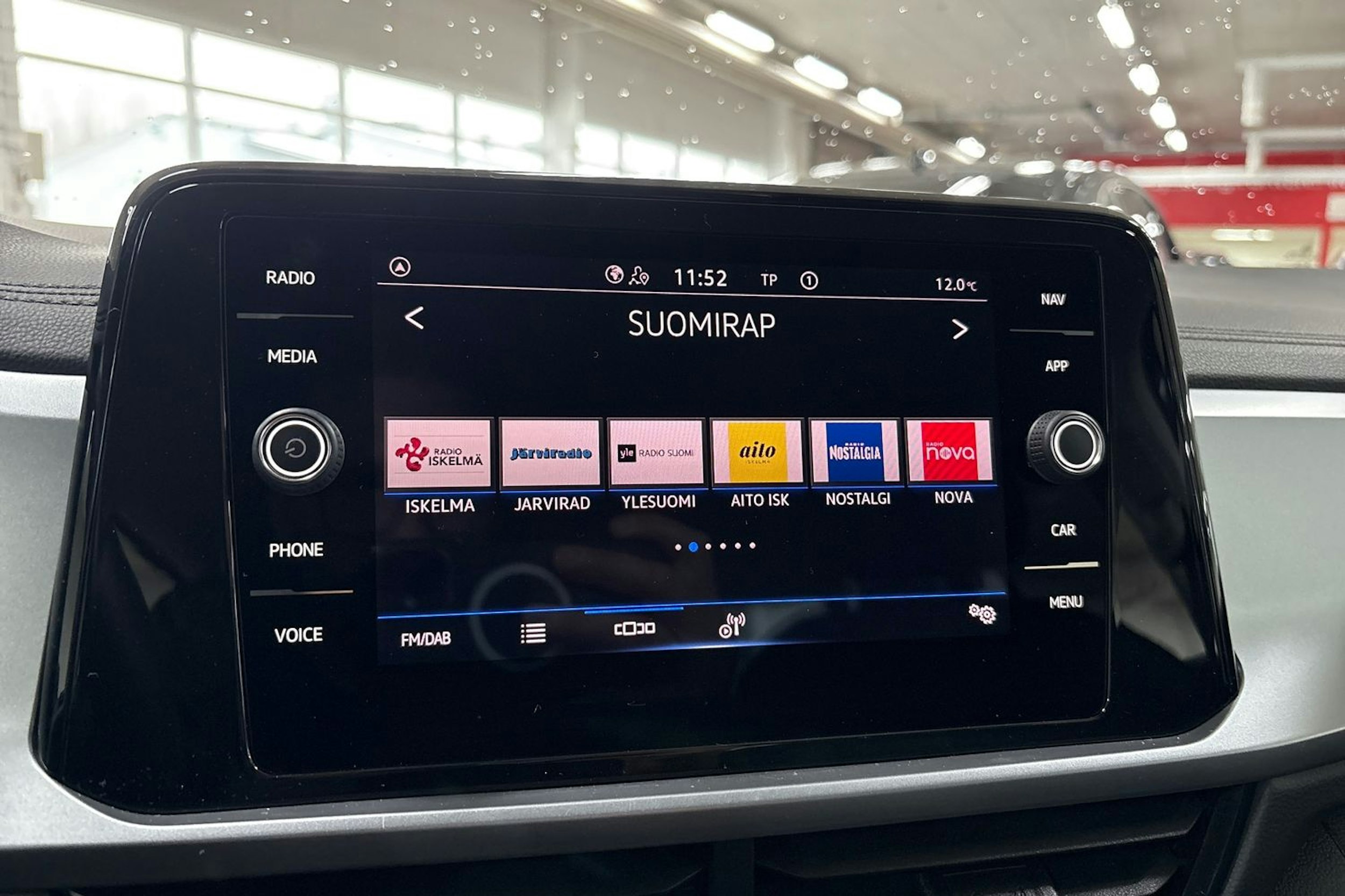 Sininen Volkswagen T-Roc 2022 kuva 18.