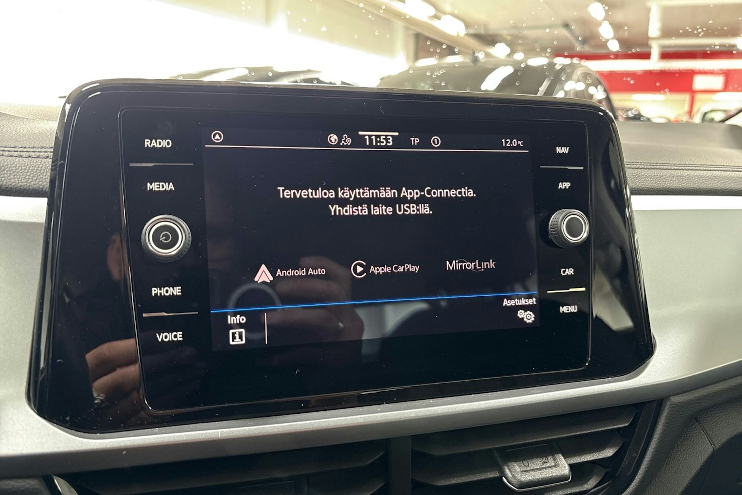 Sininen Volkswagen T-Roc 2022 kuva 20.