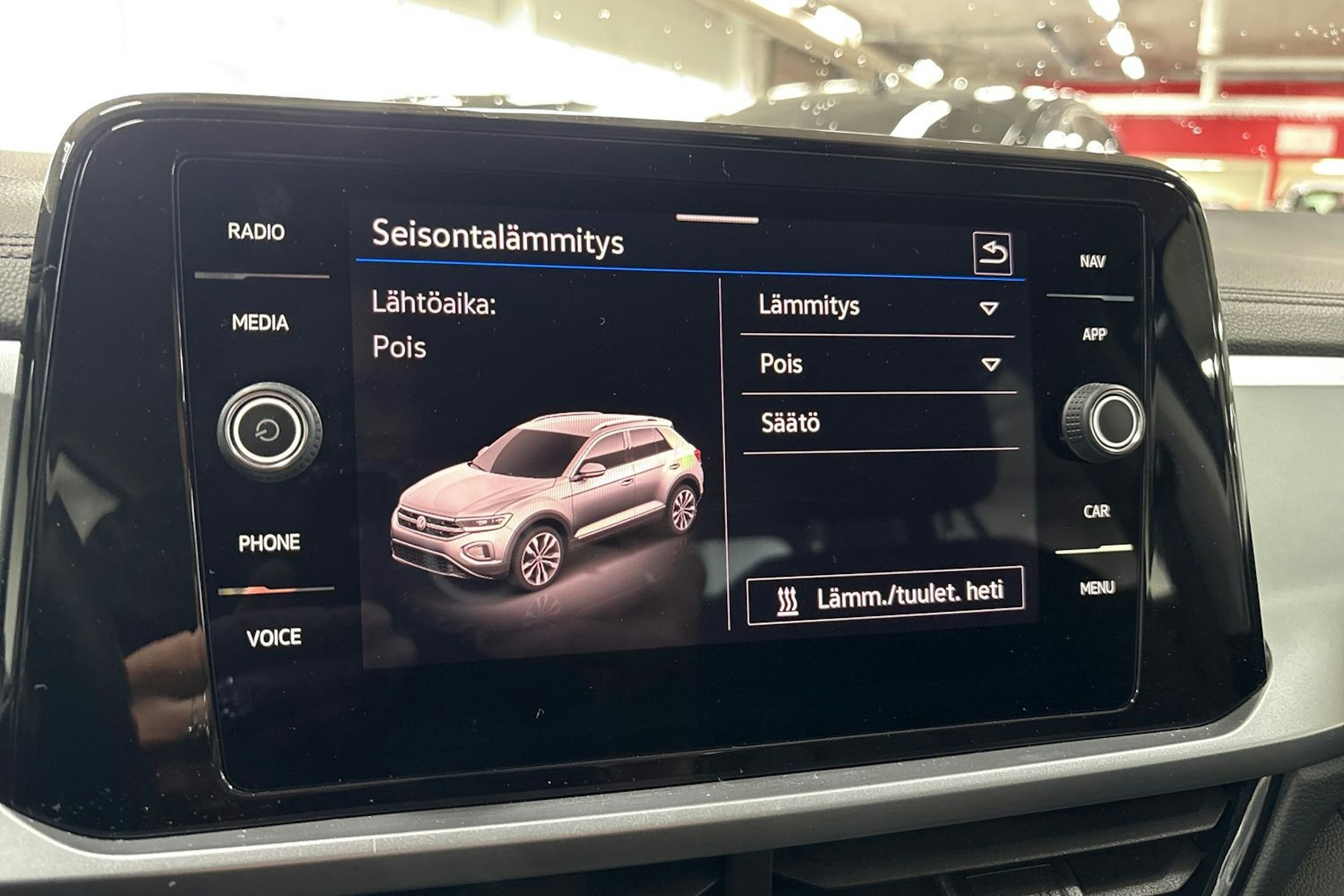 Sininen Volkswagen T-Roc 2022 kuva 23.