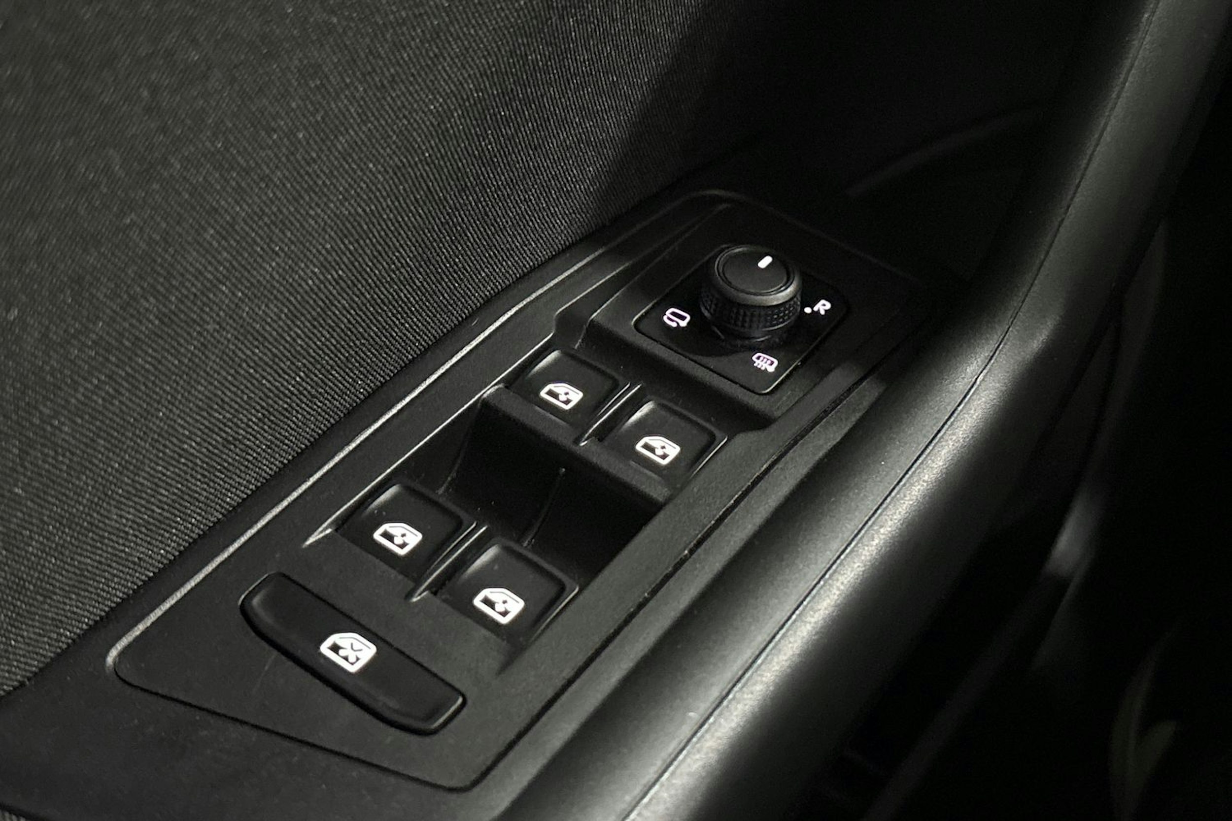 Sininen Volkswagen T-Roc 2022 kuva 27.