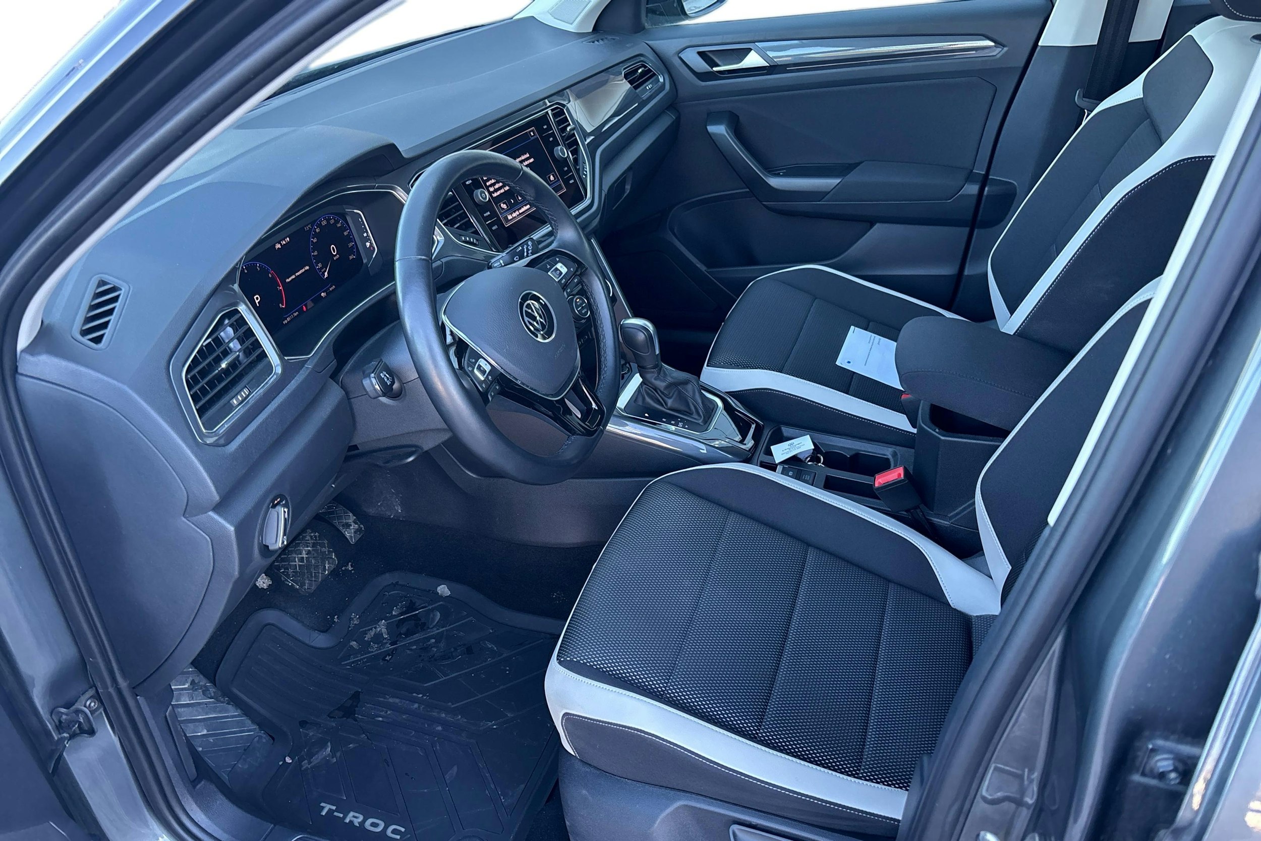 harmaa Volkswagen T-Roc 2022 kuva 3.