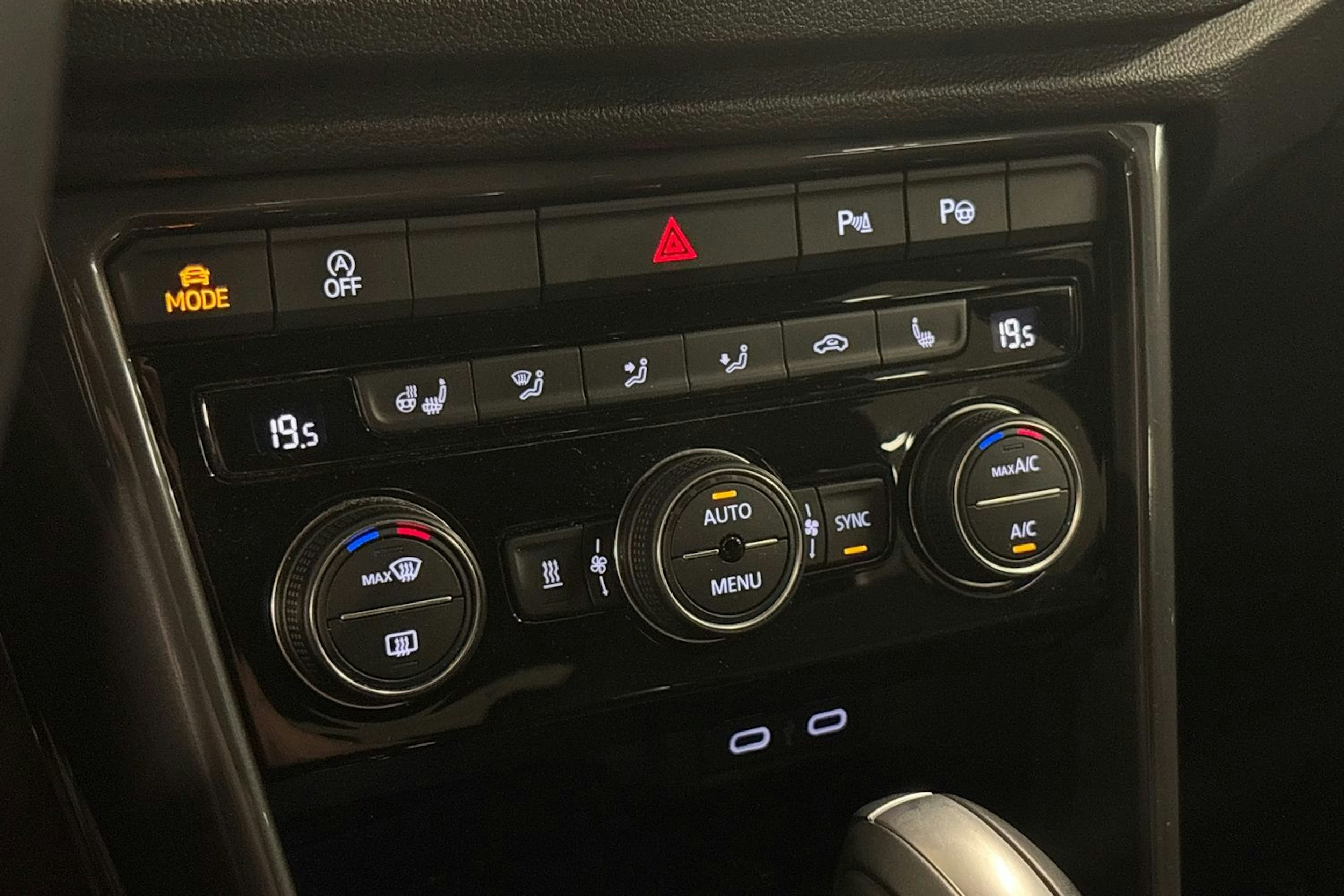 harmaa Volkswagen T-Roc 2022 kuva 27.
