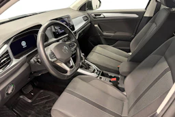 musta Volkswagen T-Roc 2022 kuva 6.