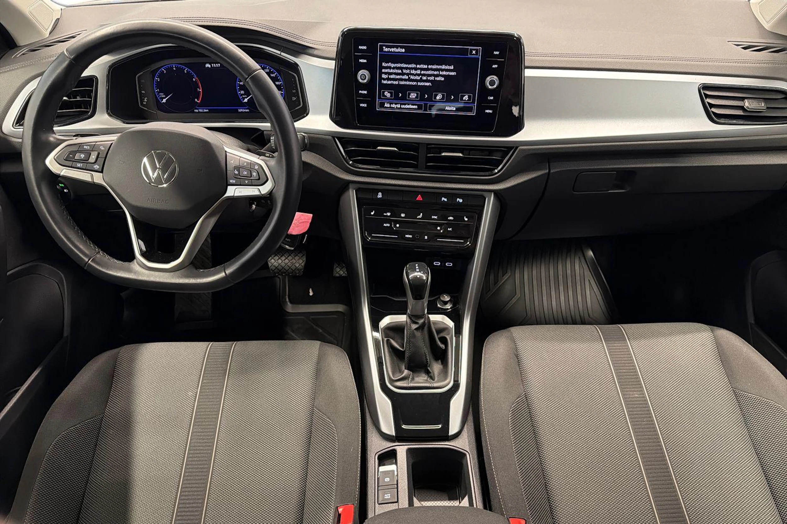 musta Volkswagen T-Roc 2022 kuva 7.