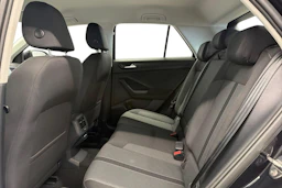 musta Volkswagen T-Roc 2022 kuva 8.