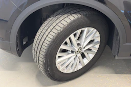 musta Volkswagen T-Roc 2022 kuva 10.
