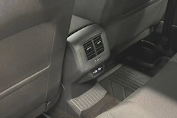 musta Volkswagen T-Roc 2022 kuva 23.