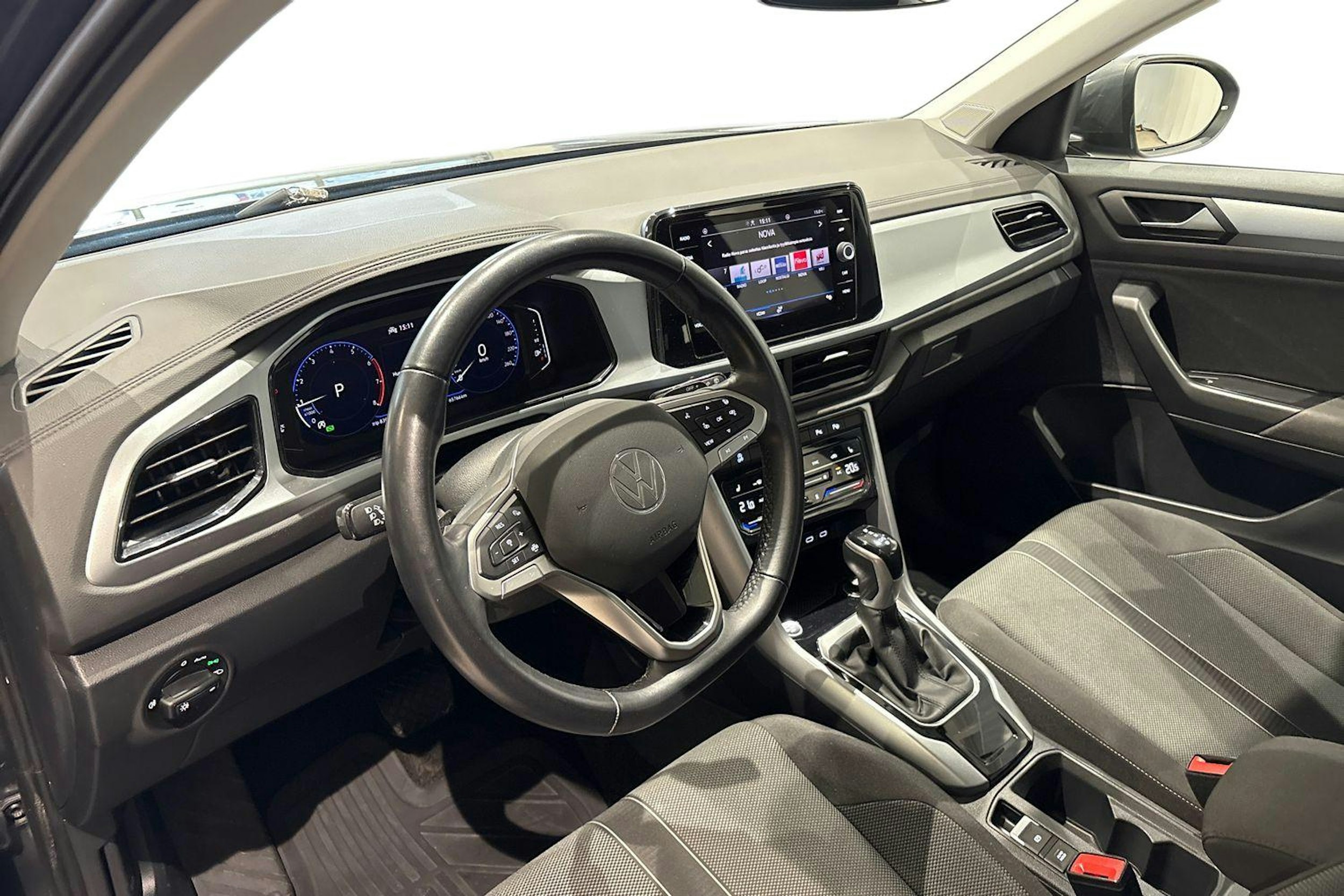 harmaa Volkswagen T-Roc 2022 kuva 7.