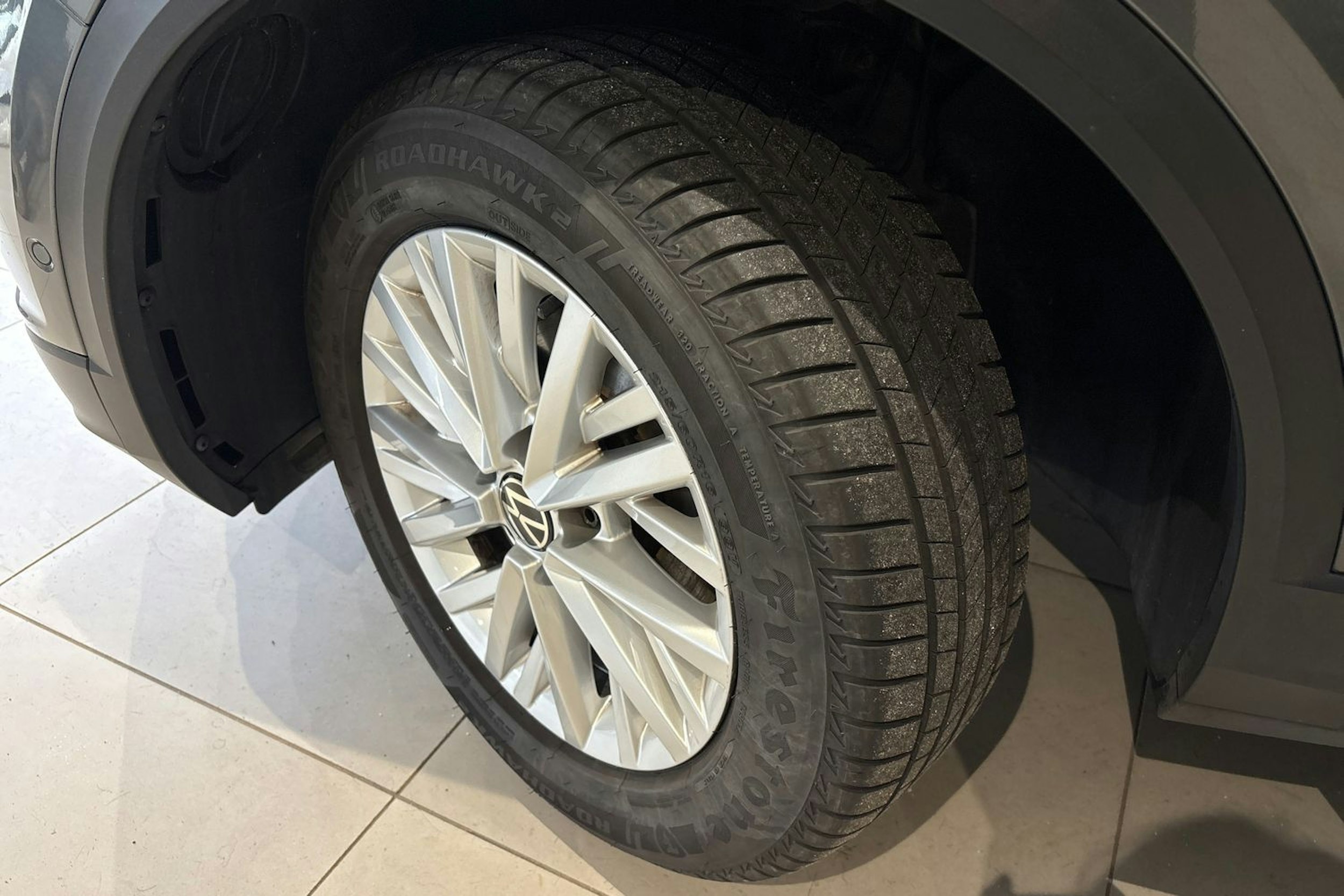 harmaa Volkswagen T-Roc 2022 kuva 13.