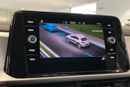 Valkoinen Volkswagen T-Roc 2022 kuva 14.