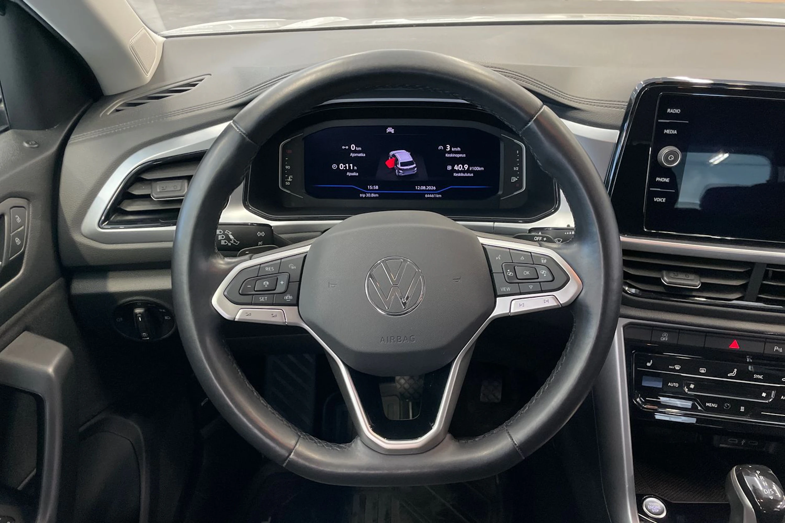 Valkoinen Volkswagen T-Roc 2022 kuva 21.