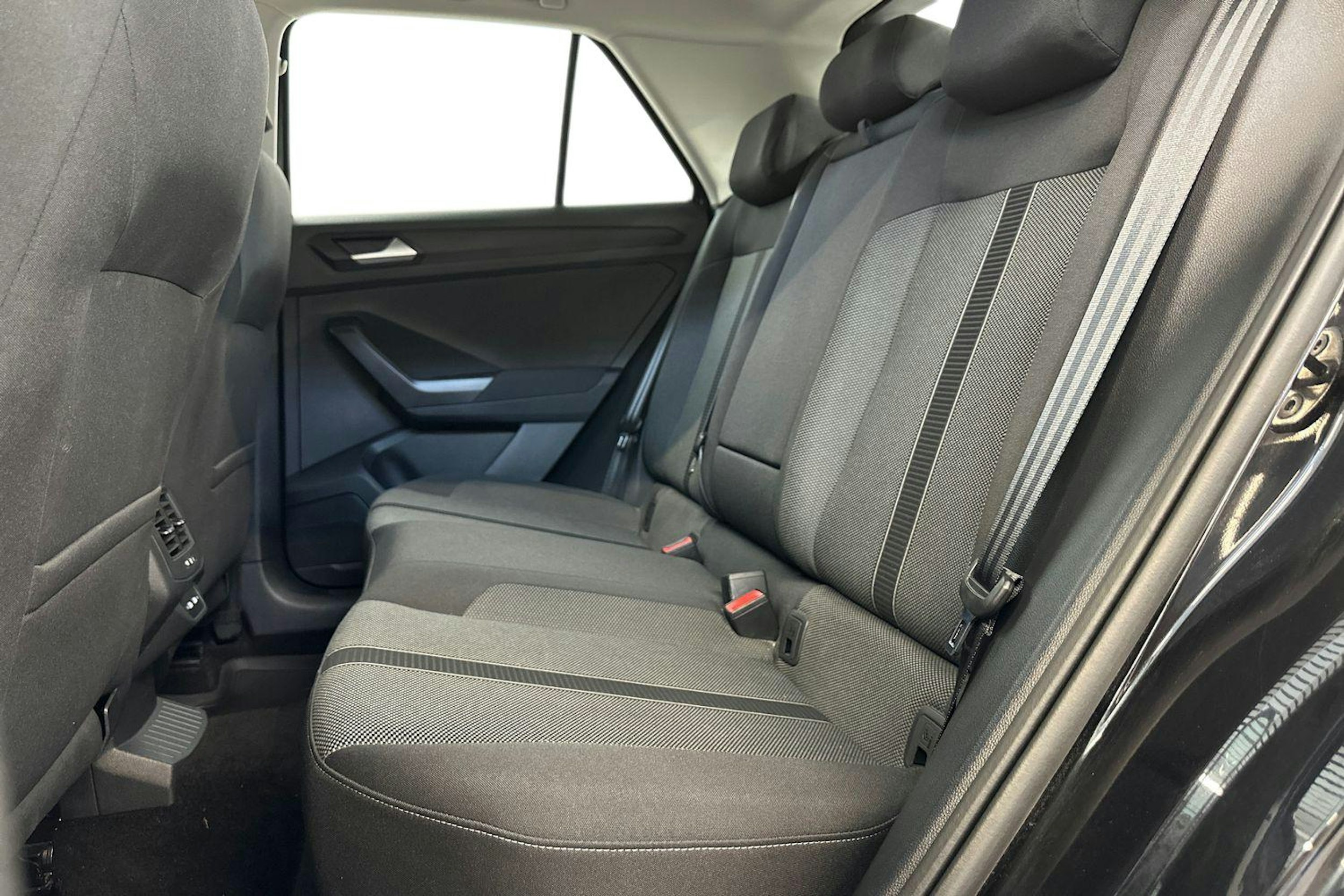 met. musta Volkswagen T-Roc 2022 kuva 8.