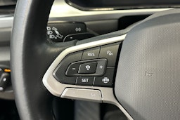 met. musta Volkswagen T-Roc 2022 kuva 16.
