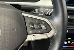 met. musta Volkswagen T-Roc 2022 kuva 17.