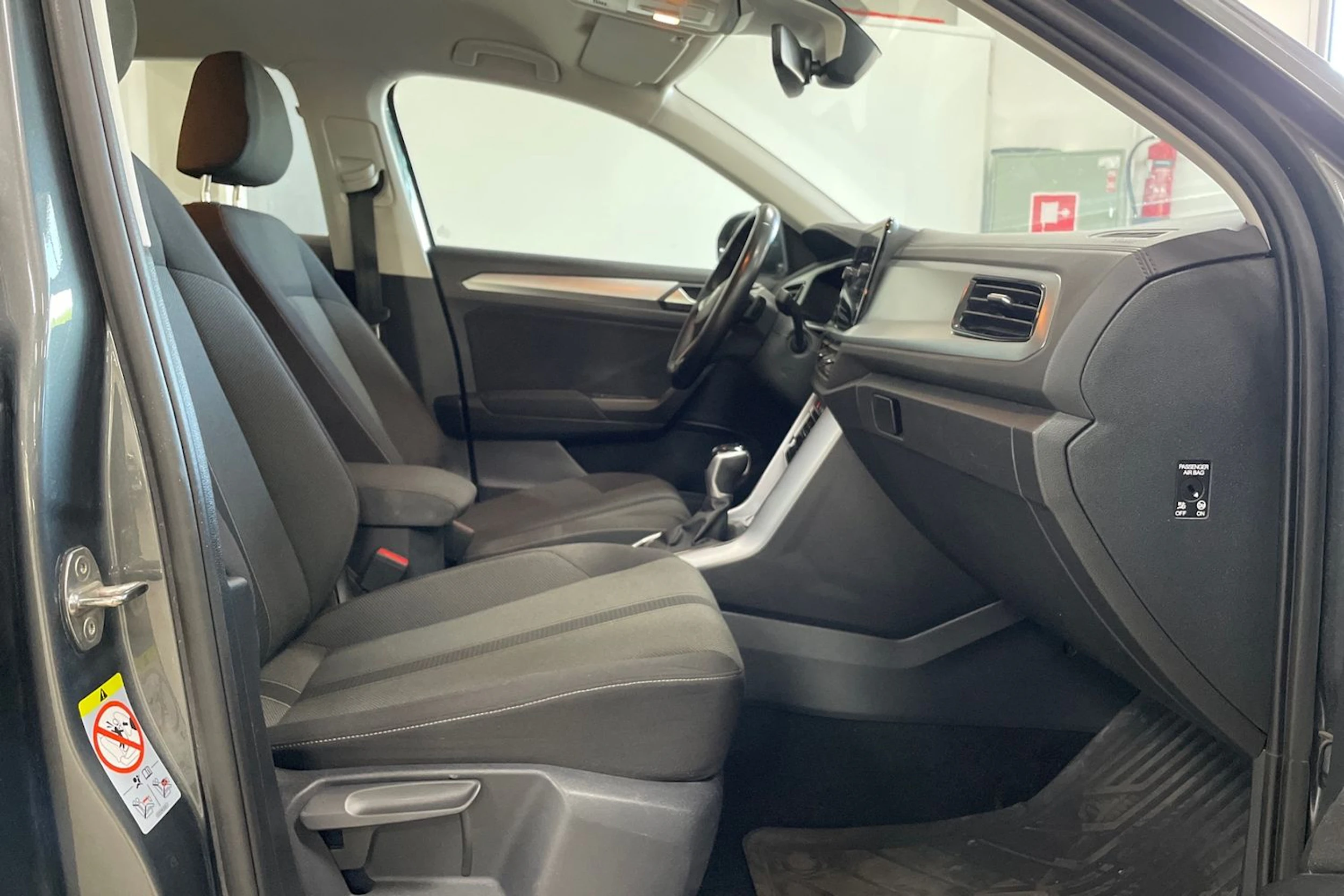 Harmaa Volkswagen T-Roc 2022 kuva 15.