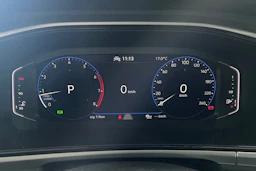 Harmaa Volkswagen T-Roc 2022 kuva 18.