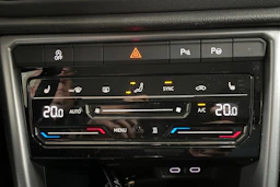 Harmaa Volkswagen T-Roc 2022 kuva 24.