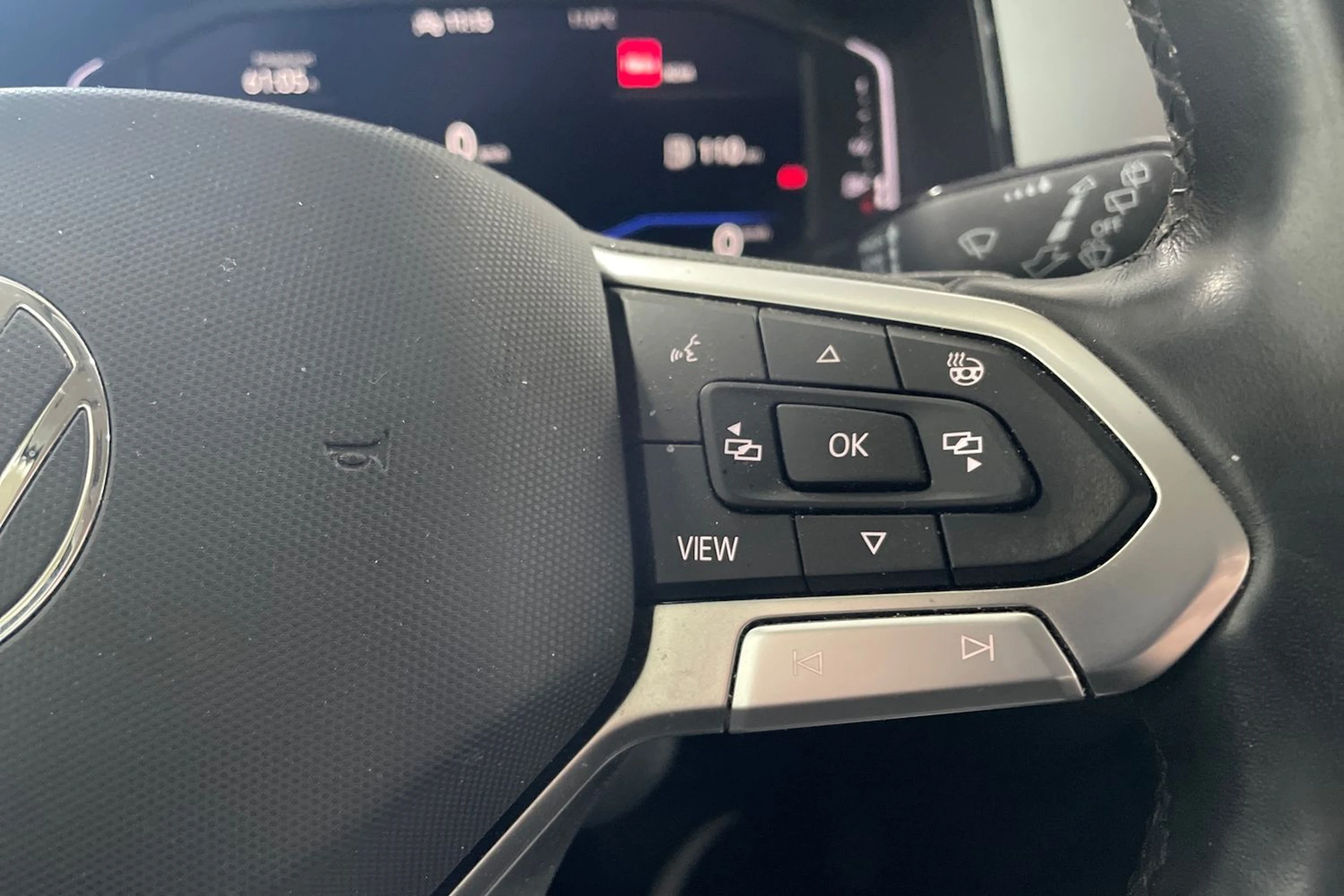 Harmaa Volkswagen T-Roc 2022 kuva 26.