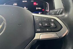 Harmaa Volkswagen T-Roc 2022 kuva 26.