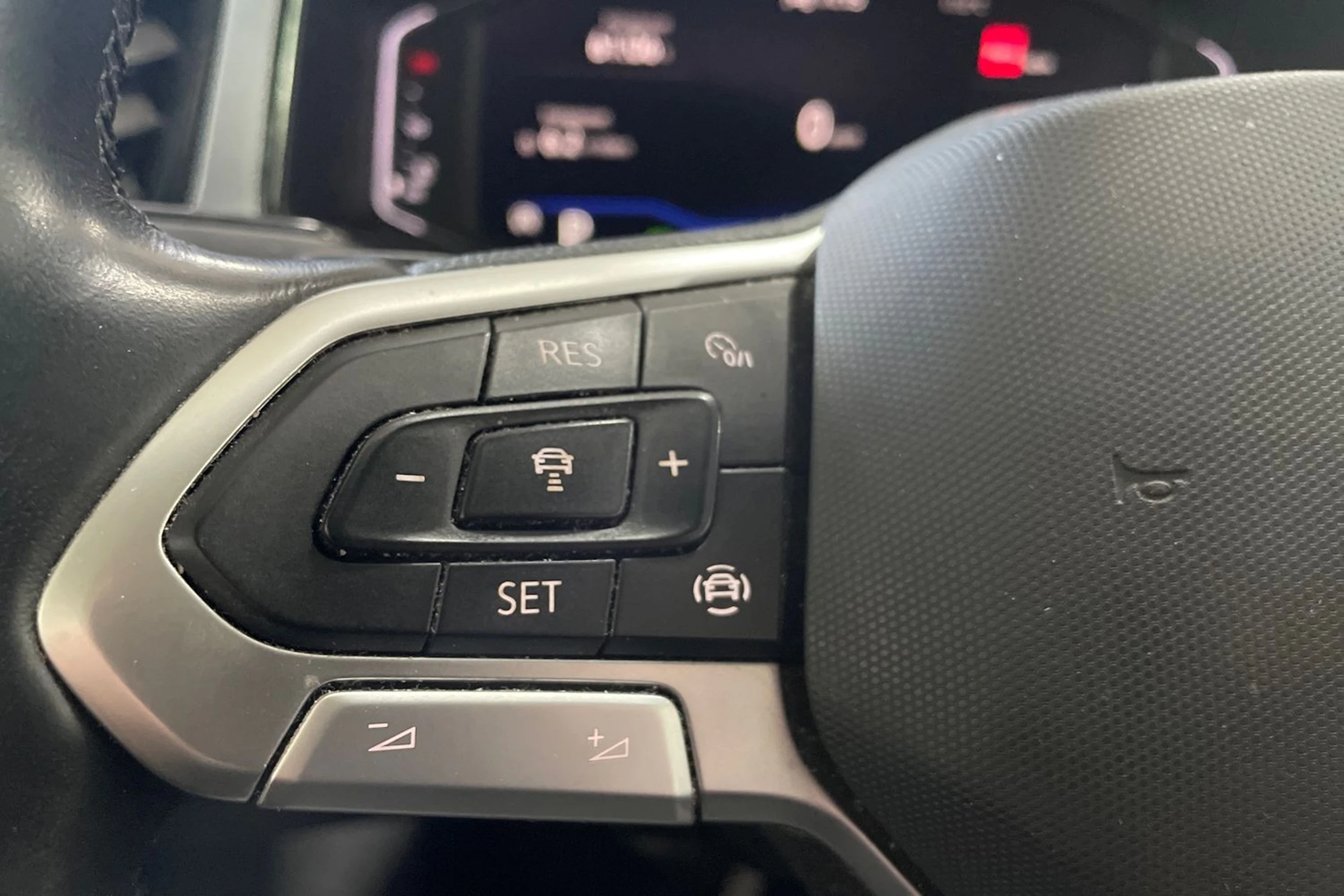 Harmaa Volkswagen T-Roc 2022 kuva 27.