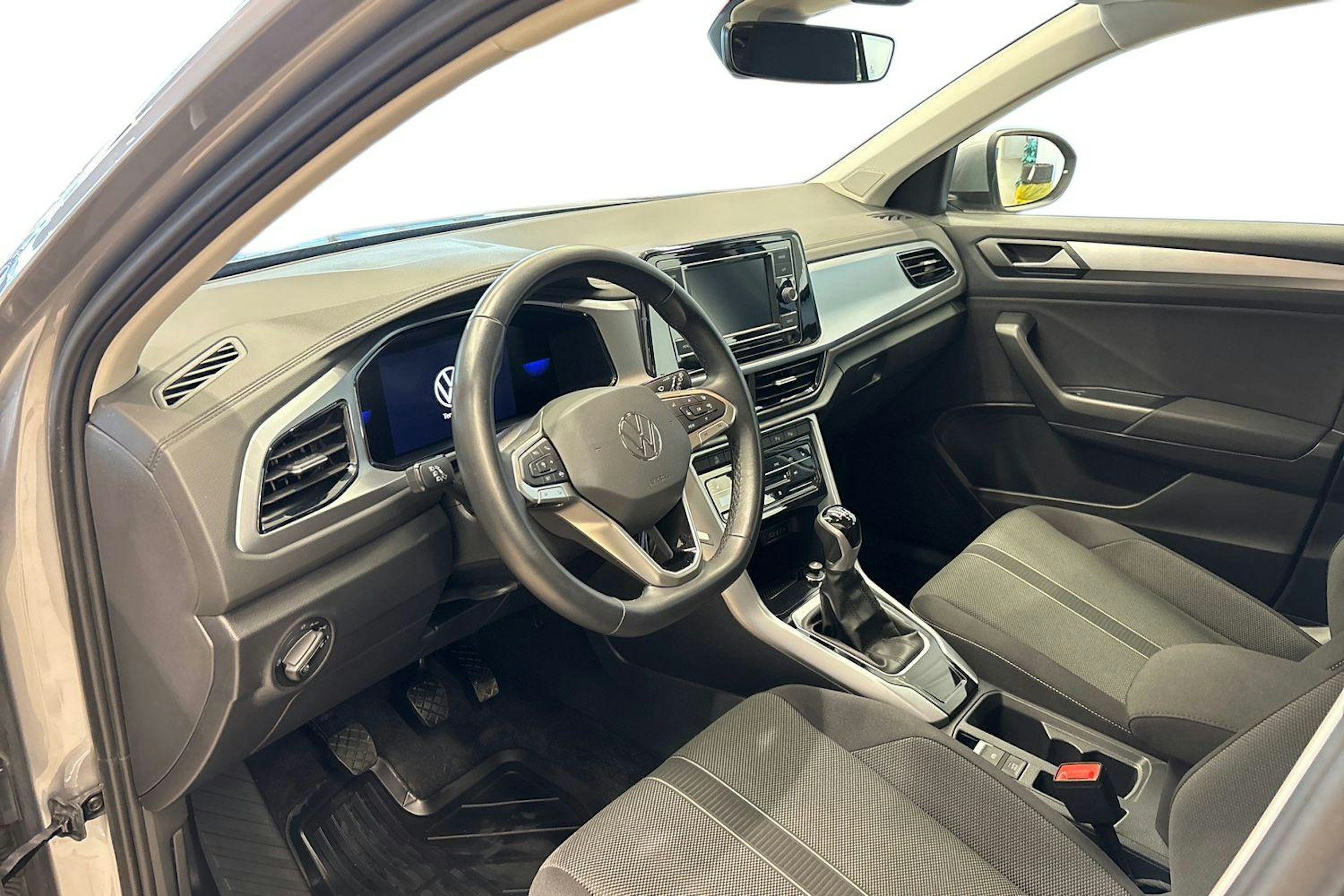 harmaa Volkswagen T-Roc 2022 kuva 7.